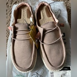 Women’s Hey Dude Wendy in Lt. Pink